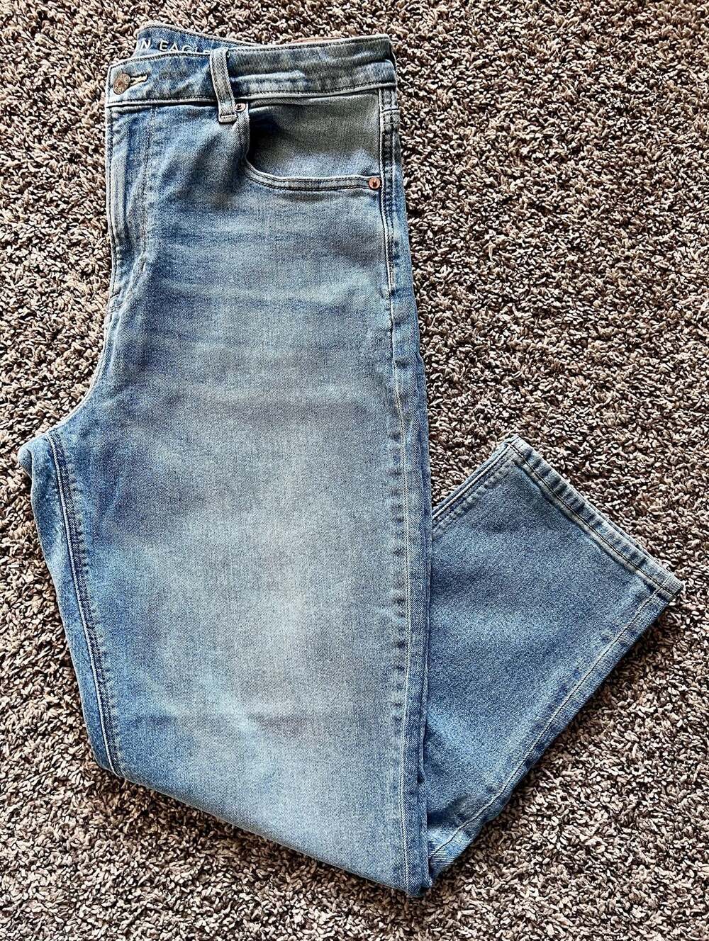 American Eagle Outfitters Women's High-Rise Mom Jeans Size 14
